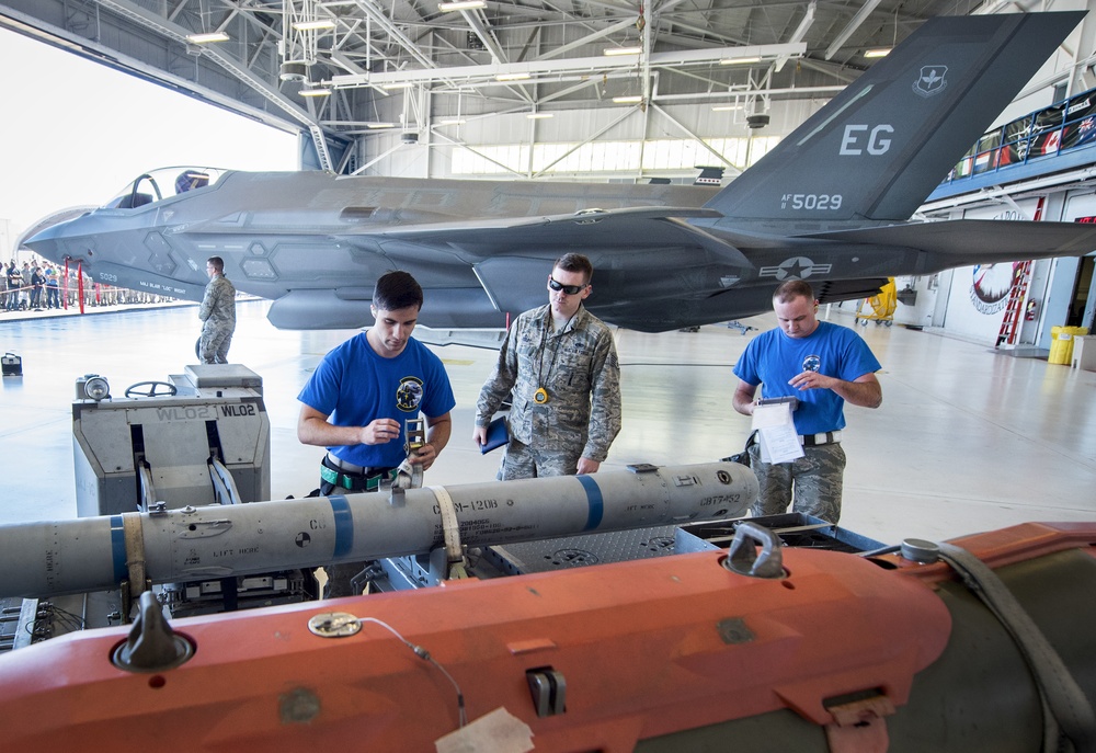 Team Eglin weapons load crew competition