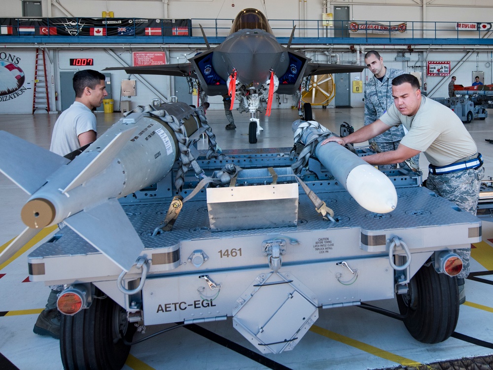 Team Eglin weapons load crew competition