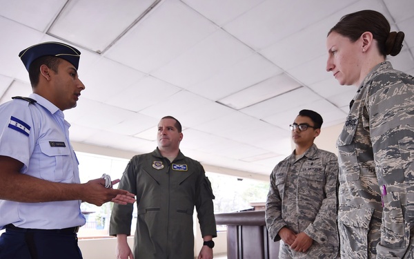 U.S. Airmen share aerospace medicine best practices with Honduran counterparts