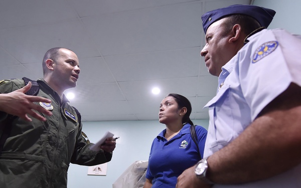 U.S. Airmen share aerospace medicine best practices with Honduran counterparts