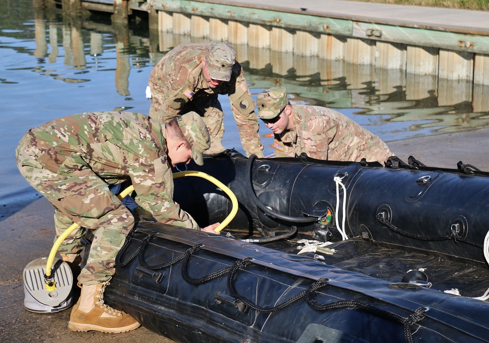 Cavalry Soldiers conduct Water Survival and small boat operations