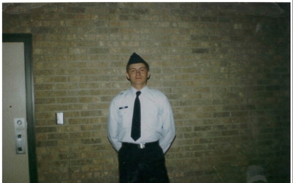 Month of the Military Child: big thumbs up from Papi