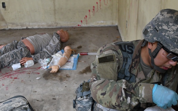 Simulated combat trauma tests Army medics