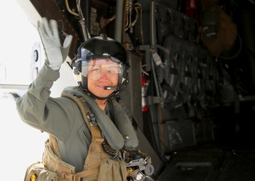 First Japanese MV-22 Osprey crew chief