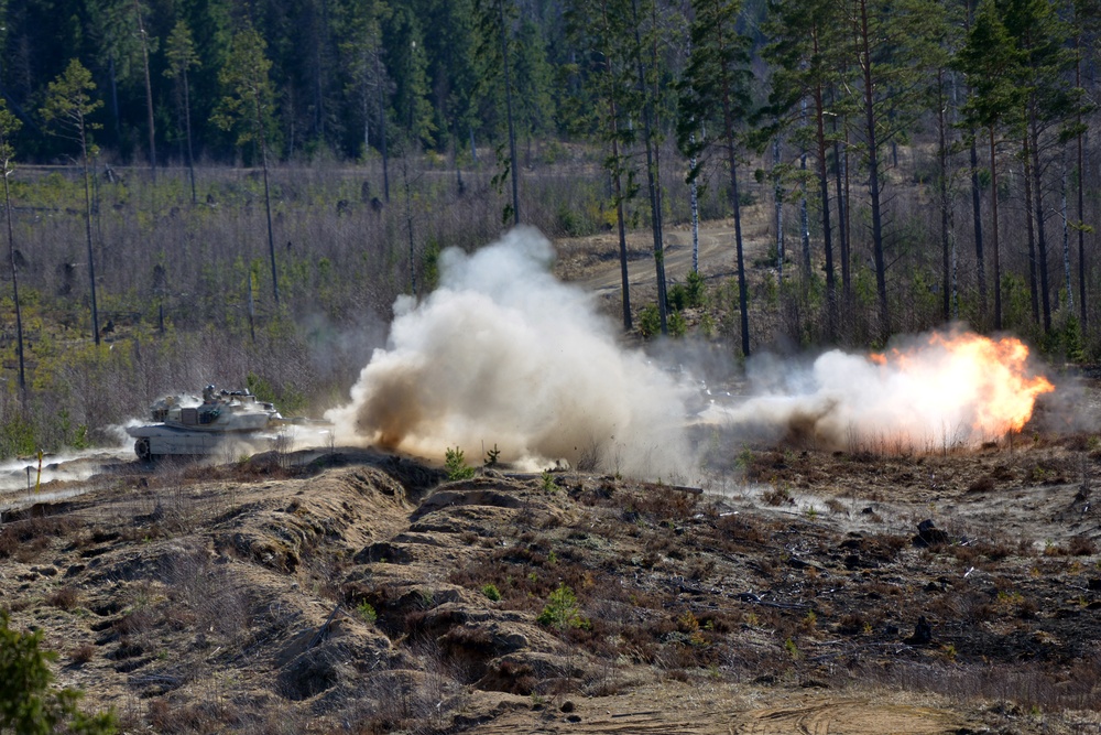 U.S. and Estonian Soldiers Train in Estonia