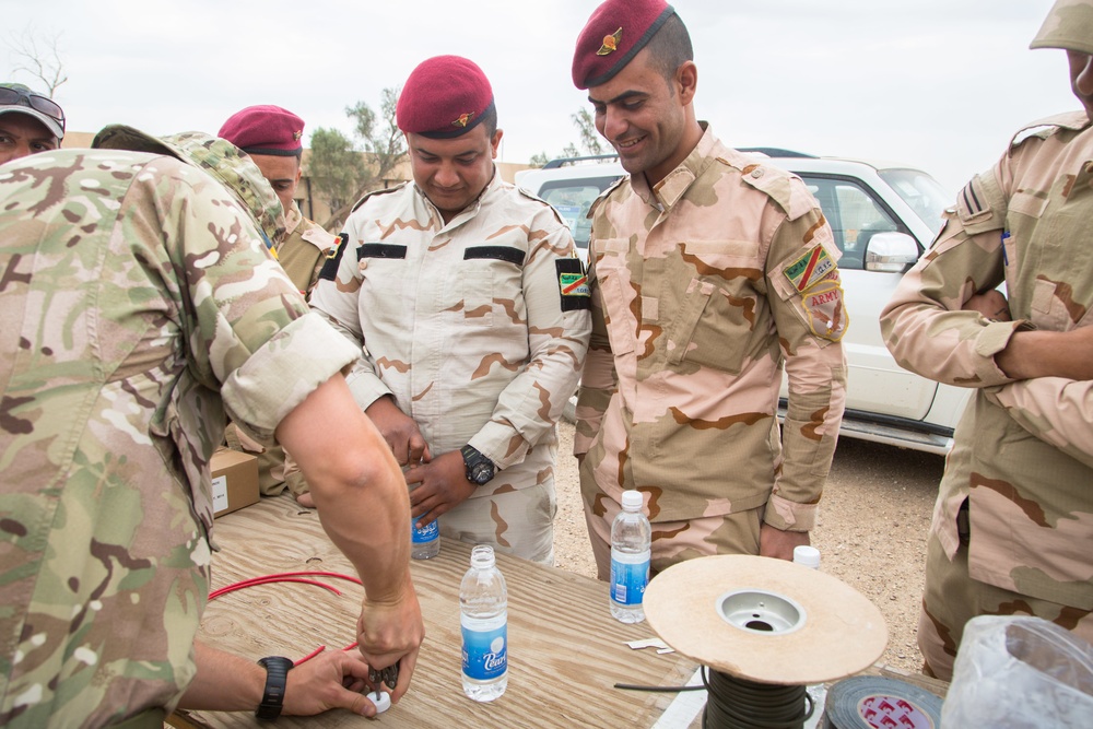 British EOD soldiers train ISF on IED disposal