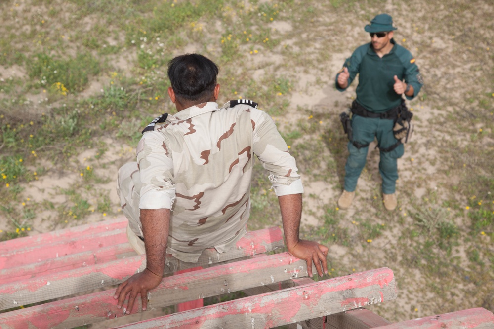 Border Guard runs obstacle course