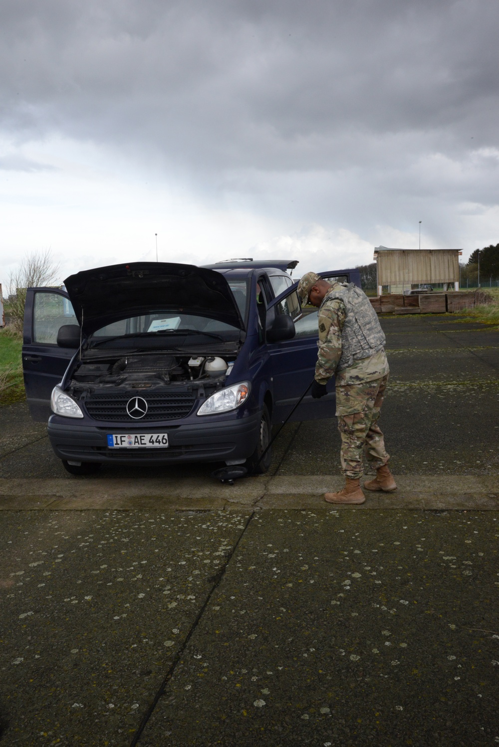39th Signal Bn Entry Control Point Searching Vehicle exercise