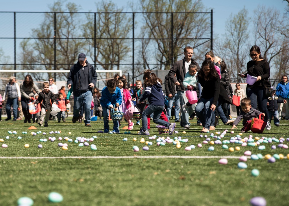 MWR Hosts 2017 Eggstravaganza