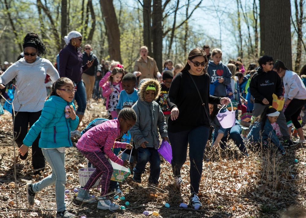 MWR Hosts 2017 Eggstravaganza