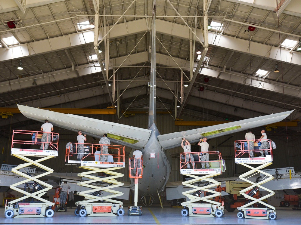 JSTARS Maintenance Professionals Keep the E-8C Flying