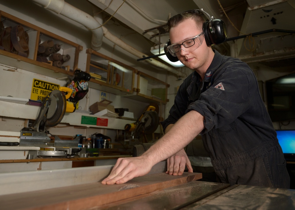 Sailor builds plaque