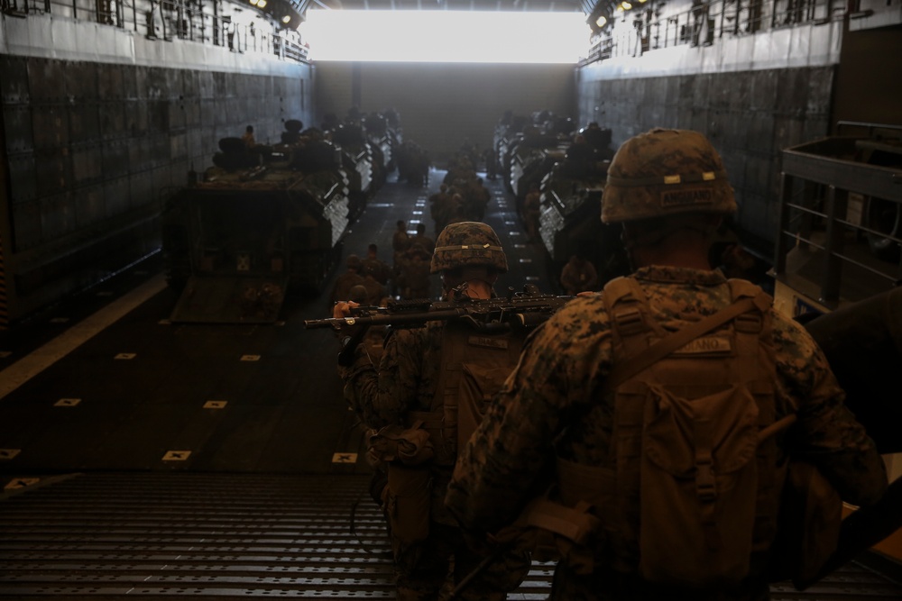 Battalion Landing Team prepares to storm the beaches