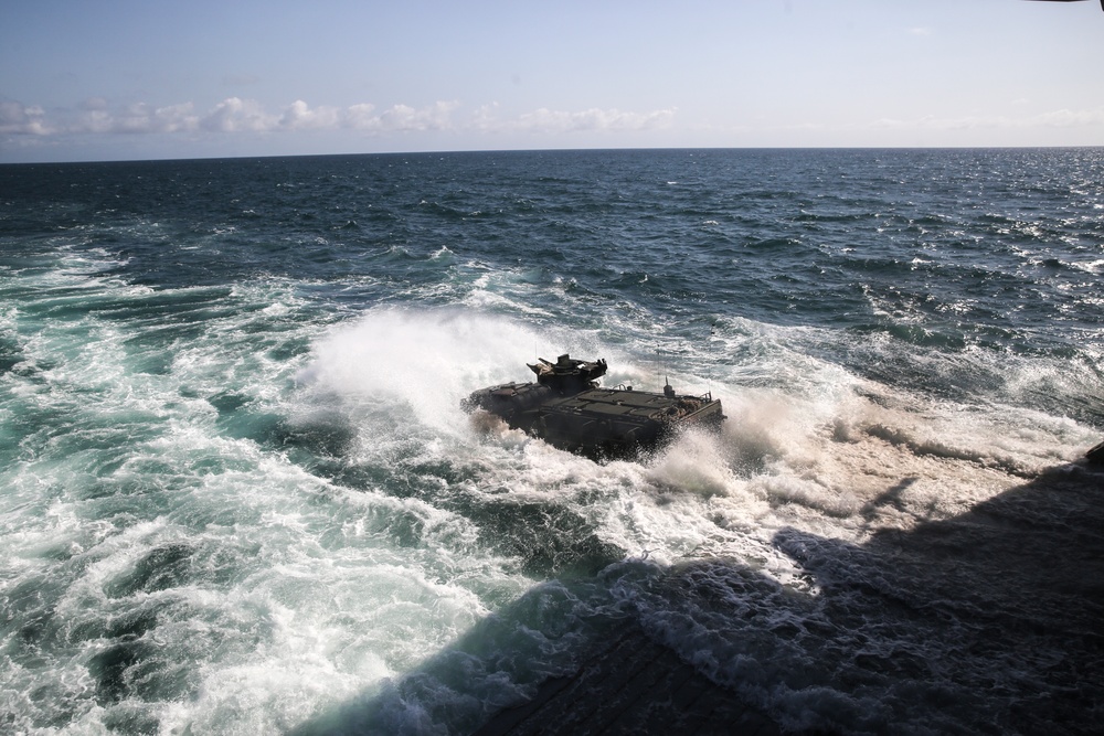 Battalion Landing Team prepares to storm the beaches