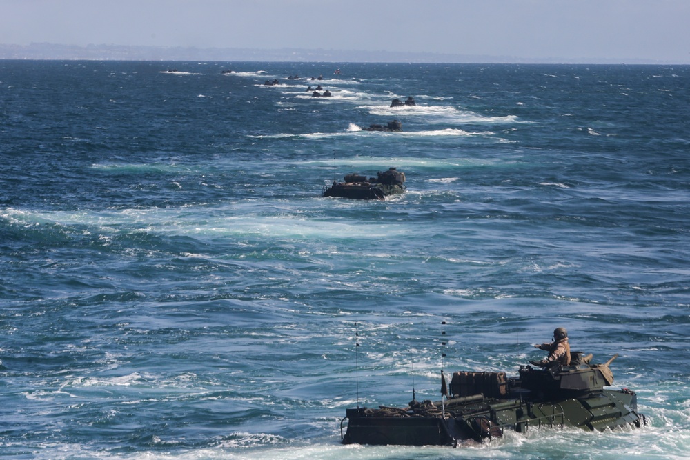 Battalion Landing Team prepares to storm the beaches