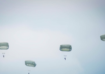 4-319 AFAR C-130 Jump