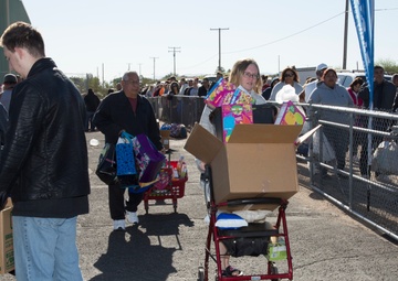 Charity supplies food for military and Barstow residents