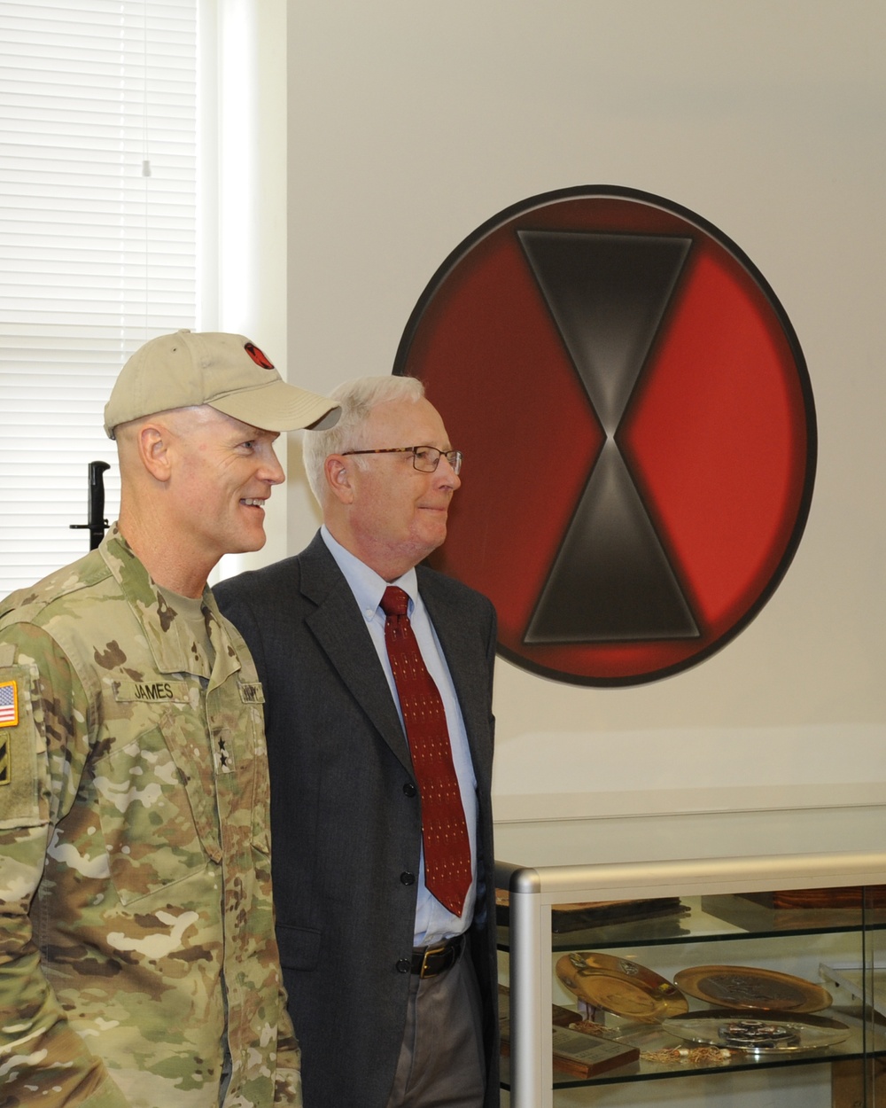 40th CG Lieutenant General Hal Moore 7th Infantry Division conference room dedication ceremony.