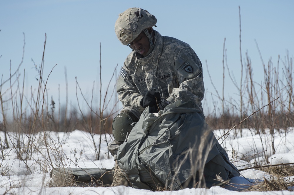 '1 Geronimo' paratroopers conduct airborne training