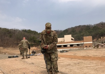 576th RCC  Trains on Minehound Systems