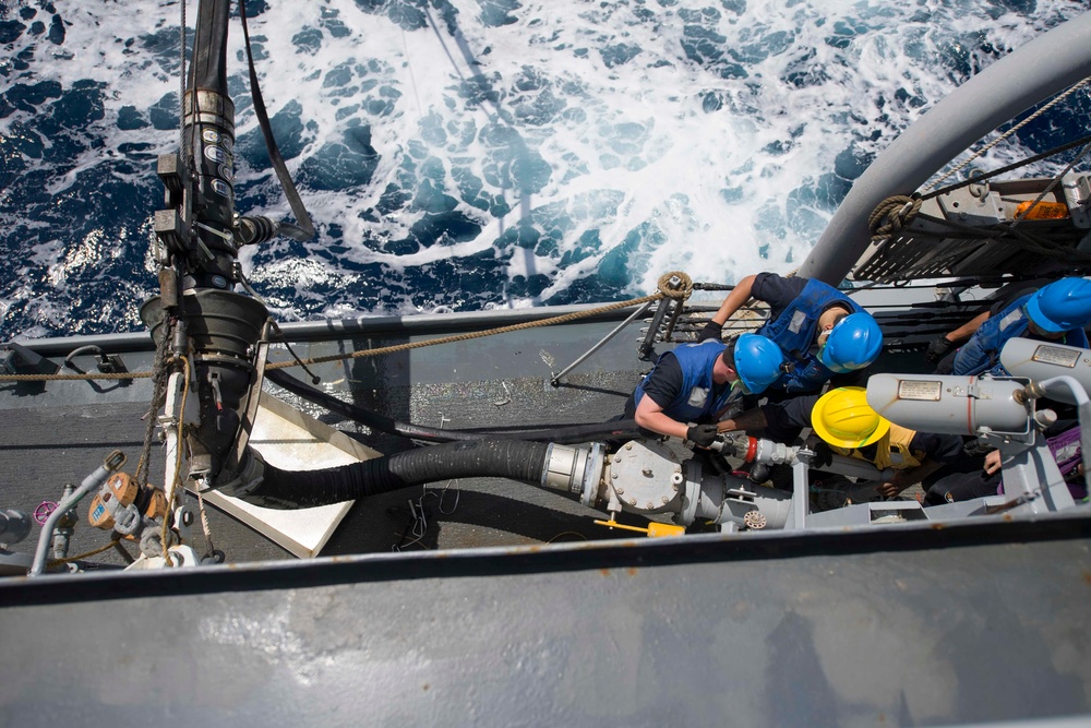 USS Shoup (DDG 86) Conducts RAS During COMPTUEX