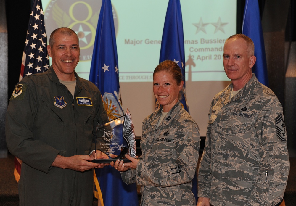 8 AF commander addresses HQ Airmen