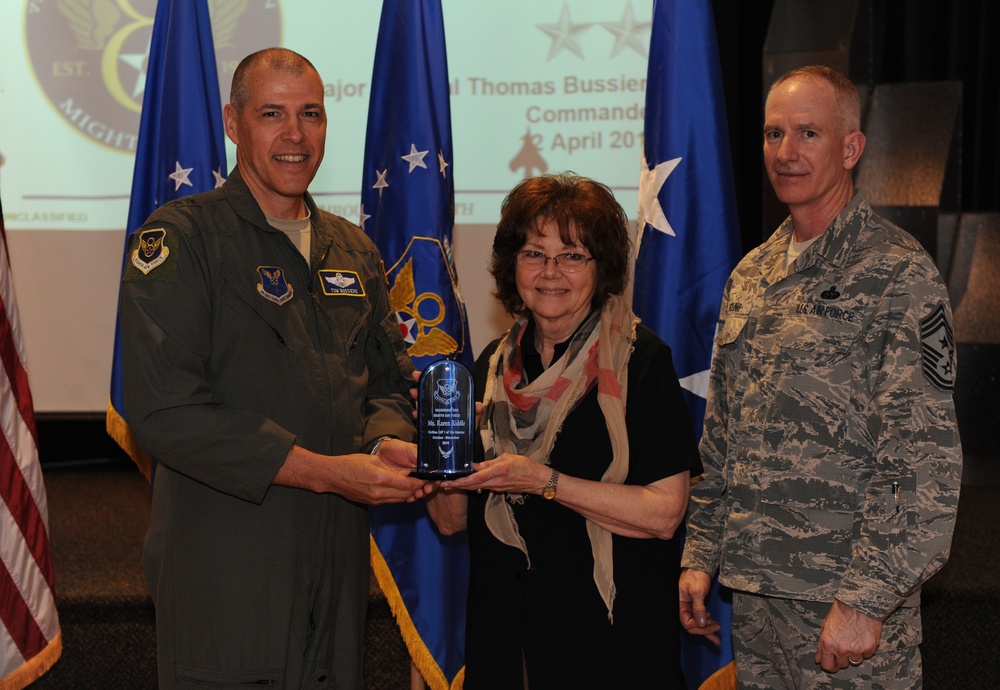 8 AF commander addresses HQ Airmen
