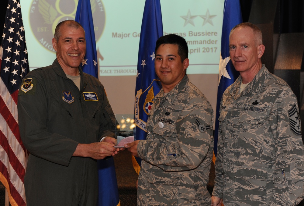 8 AF commander addresses HQ Airmen