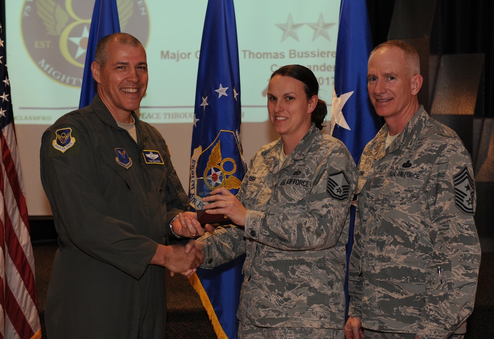 8 AF commander addresses HQ Airmen