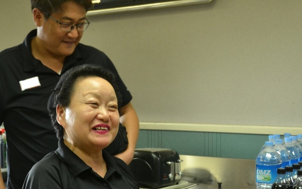 Yongsan Exchange Associate Takes Care of Troops for Decades