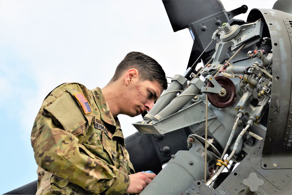 UH-60 Black Hawk Helicopter Maintenance