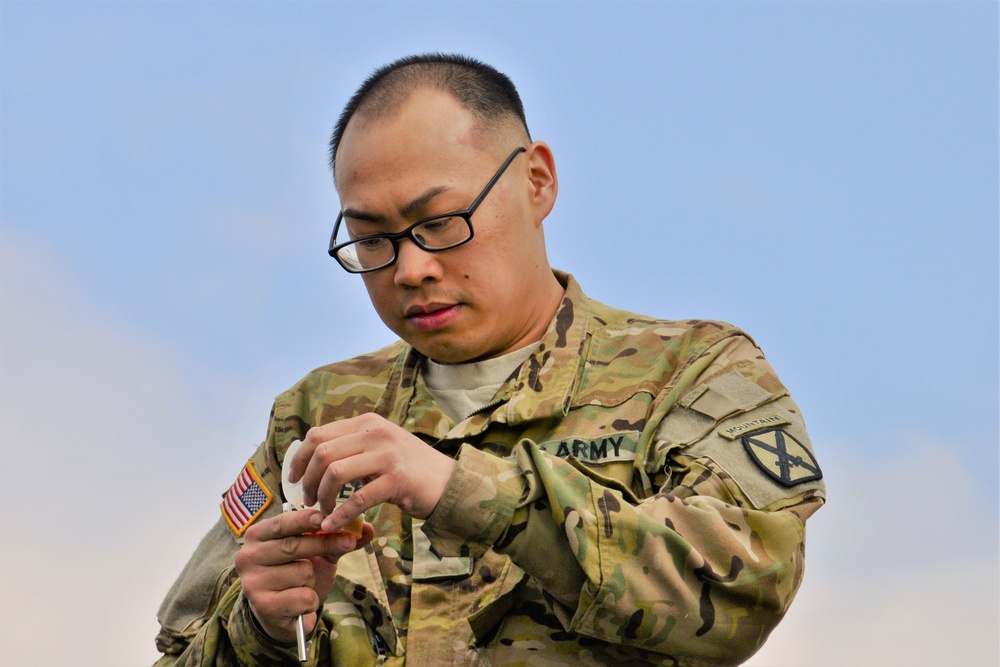 UH-60 Black Hawk Helicopter Maintenance