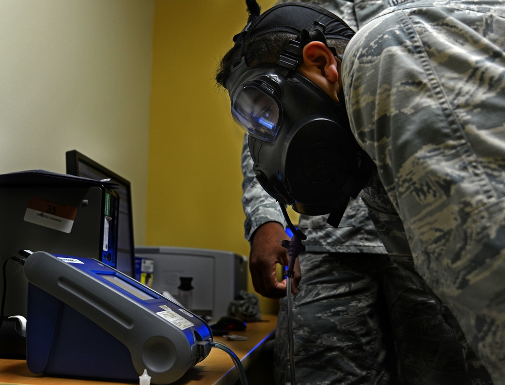 DVIDS - Images - Airman tests gas mask fit