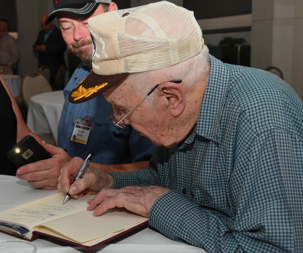 307th Bomb Wing hosts reunion