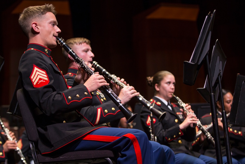 1st Marine Division Band Performs at Escondido