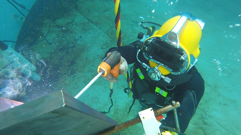 Seabee Dive Detachment Hones Underwater Welding Skills