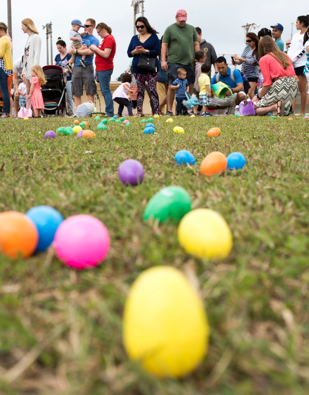 Quite the Eggsplosion: Kadena FSS hosts Easter event