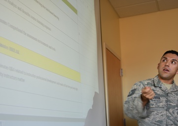 Honduran, US Senior Enlisted Advisors develop program of instruction