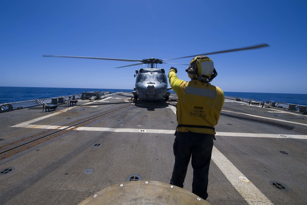 USS Shoup (DDG 86) Conducts Flight Operations During COMPTUEX