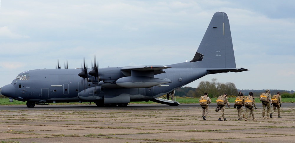 321st Air Commandos qualify on new parachute system