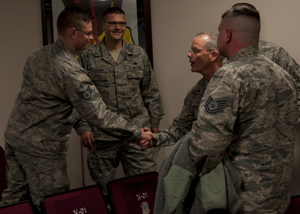 2 AF commander visits Minot AFB