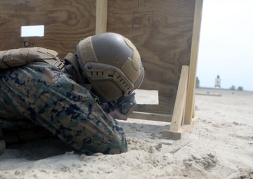 Recon Marines refine marksmanship skills