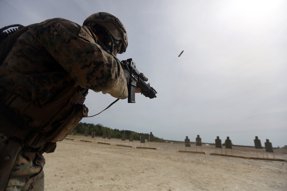 Recon Marines refine marksmanship skills