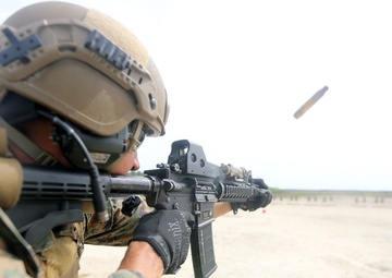 Recon Marines refine marksmanship skills
