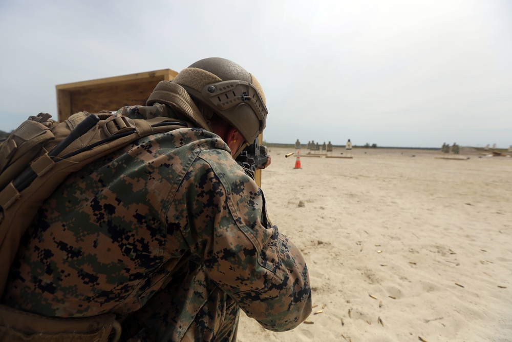 Recon Marines refine marksmanship skills