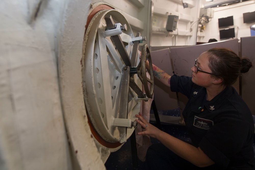 USS Shoup (DDG 86) Underway for COMPTUEX