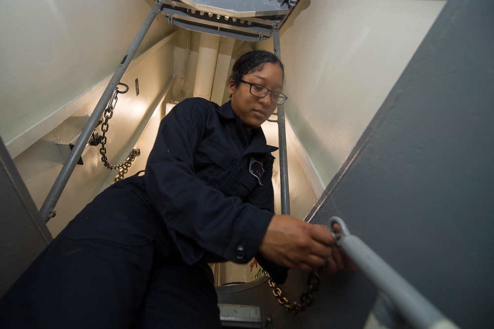 USS Shoup (DDG 86) Underway for COMPTUEX