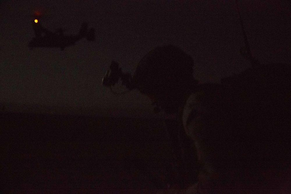 24th MEU Marines conduct vertical assault