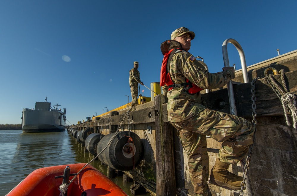 U.S. Army Reserve watercraft Soldiers participate in photo shoot to promote their job