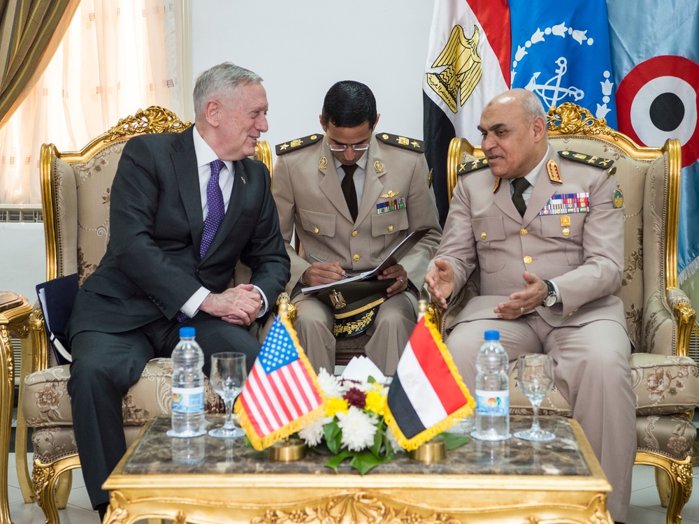 SD meets with Egypt's minister of defense